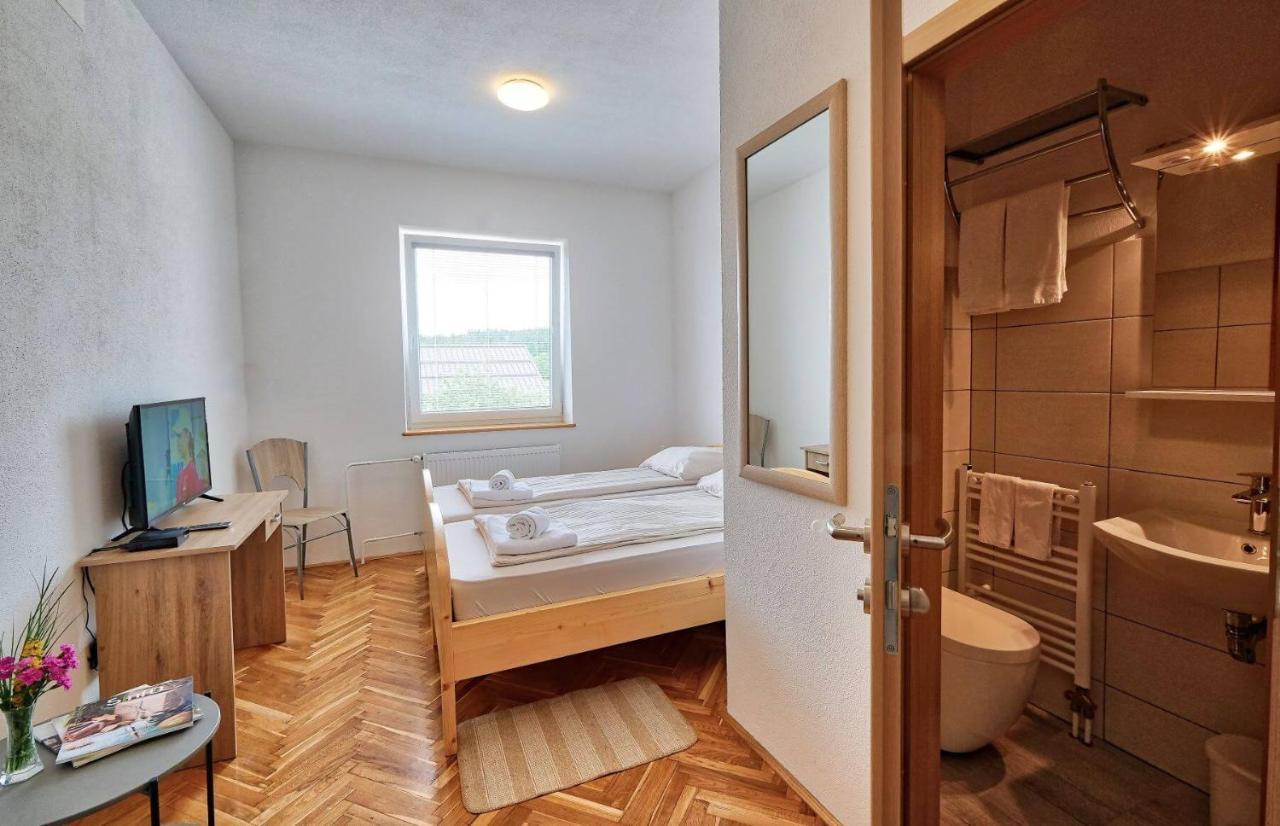 Hotel Prenocisca Miklavcic à Nova Vas  Extérieur photo