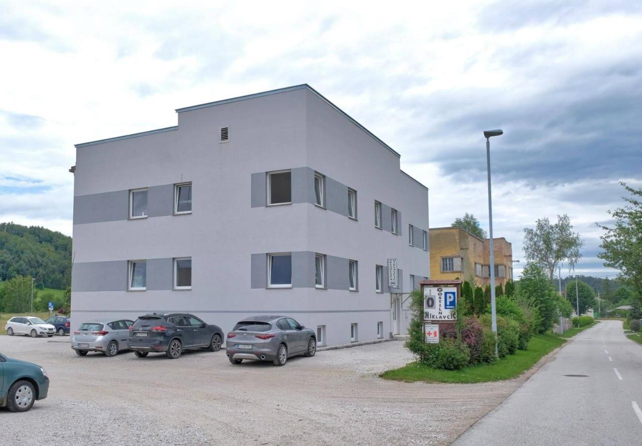Hotel Prenocisca Miklavcic à Nova Vas  Extérieur photo