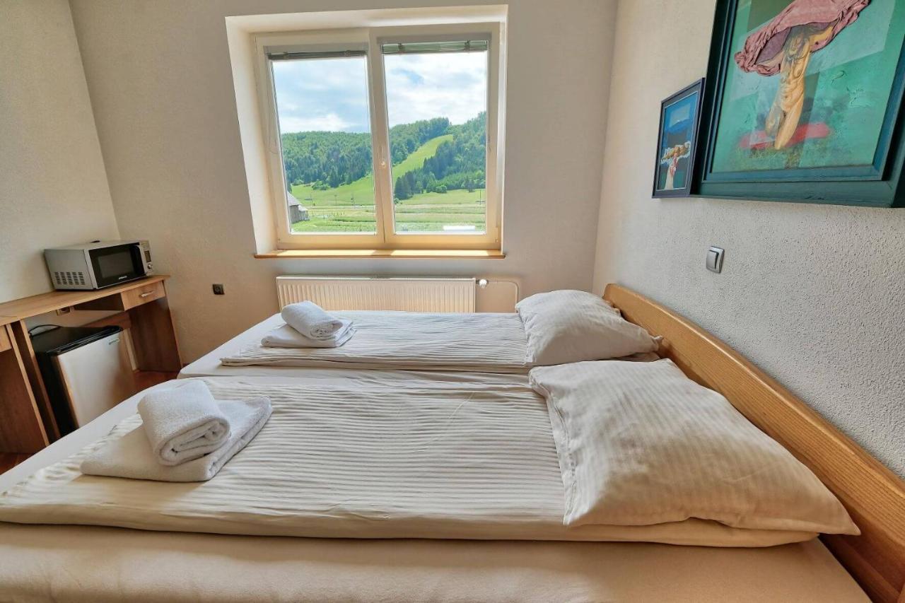 Hotel Prenocisca Miklavcic à Nova Vas  Extérieur photo