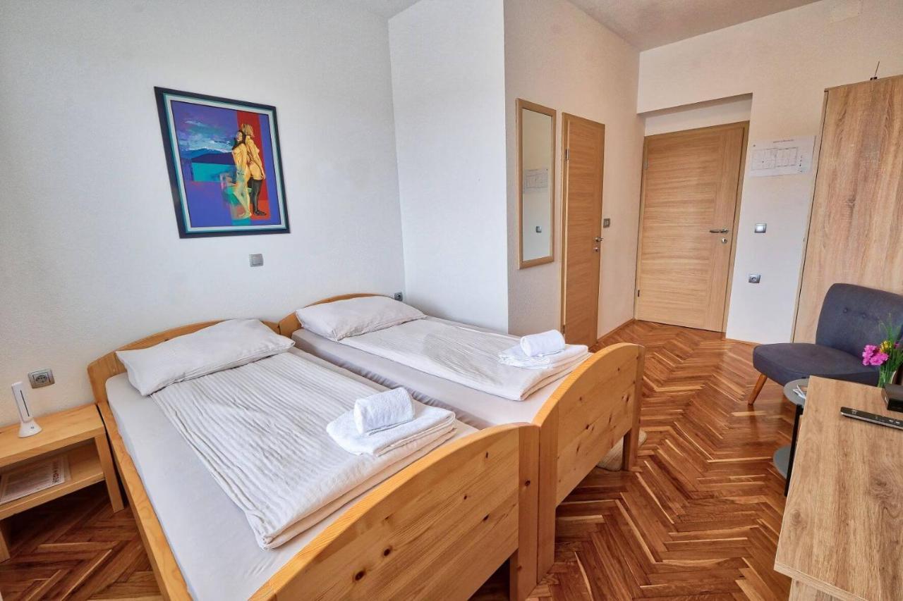 Hotel Prenocisca Miklavcic à Nova Vas  Extérieur photo
